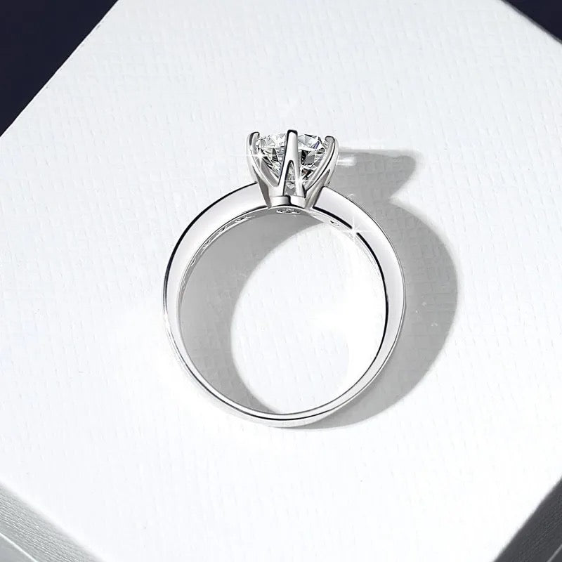Anillo de plata esterlina 925 bañado en rodio, con diamantes de moissanita de 1 Quilates, VVS1, Color D , con certificado GRA.