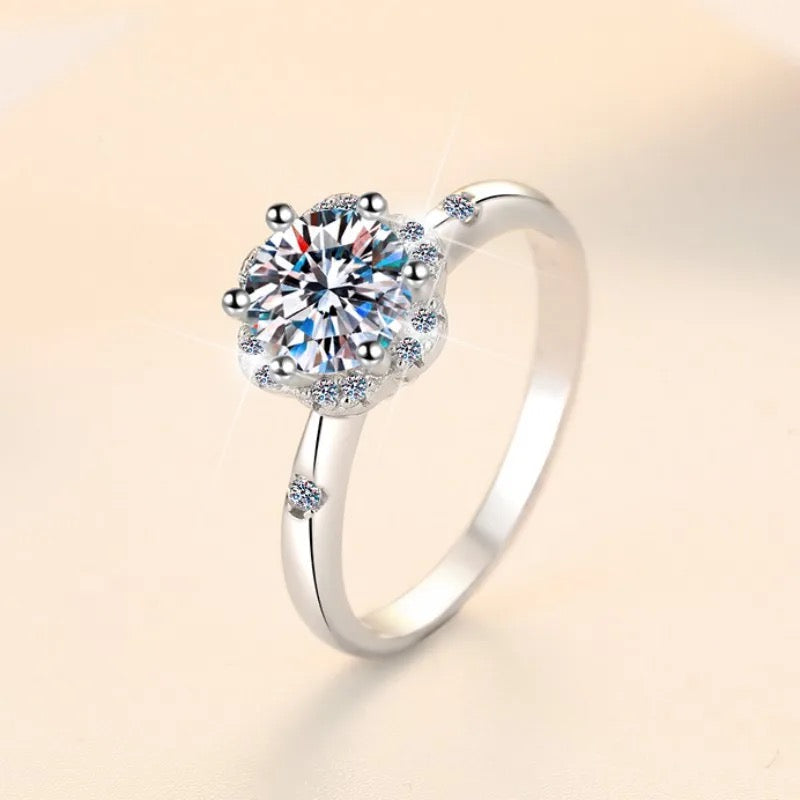 Anillo de plata esterlina 925 bañado en rodio, con diamantes de moissanita de 1 Quilates, VVS1, Color D , con certificado GRA.