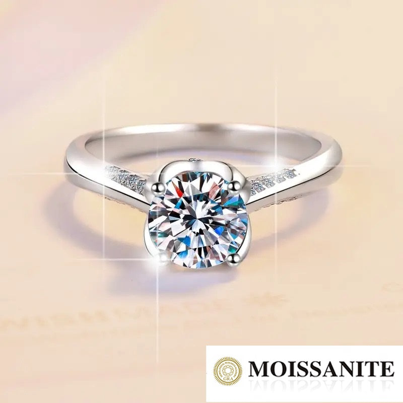 Anillo de Plata Esterlina 925 Bañado en Rodio con Moissanita de 1 Quilate, VVS1, Color D, Certificado GRA
