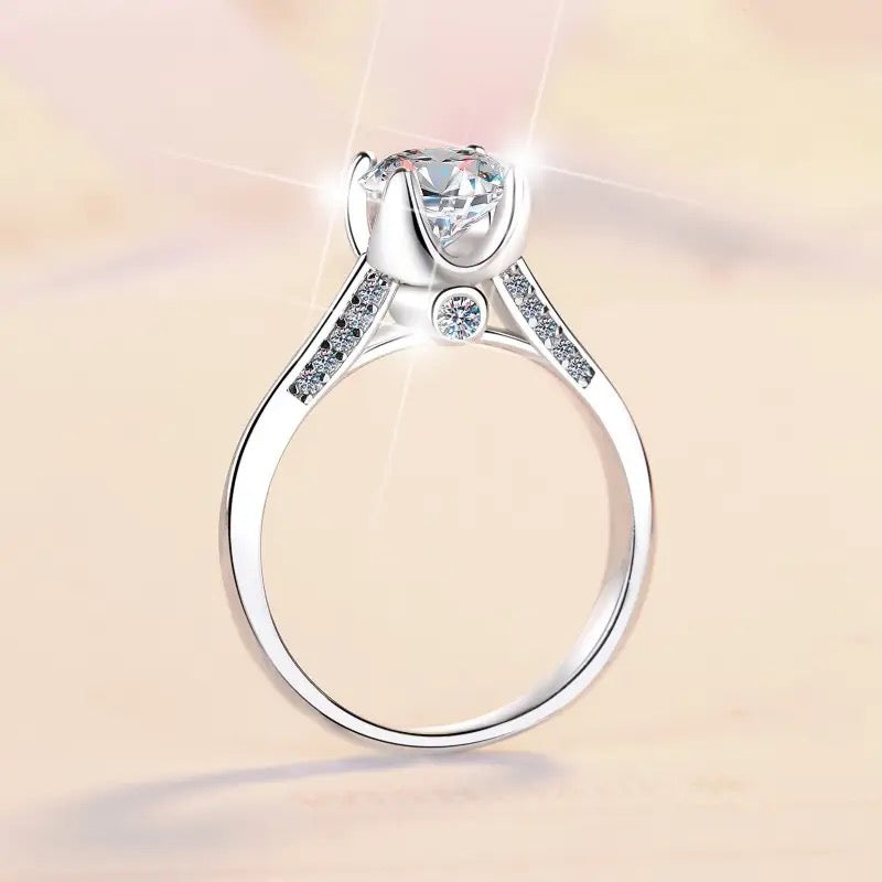 Anillo de Plata Esterlina 925 Bañado en Rodio con Moissanita de 1 Quilate, VVS1, Color D, Certificado GRA