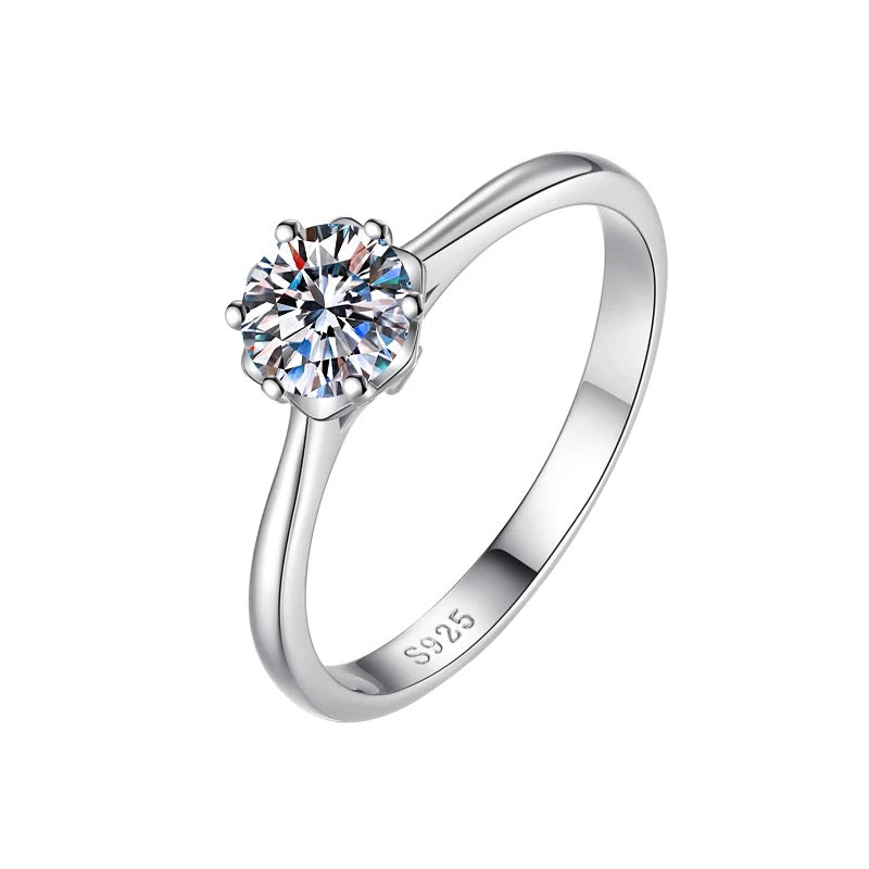 Anillo de Plata Esterlina 925 Bañado en Rodio con Moissanita de 0.5 Quilate, VVS1, Color D, Certificado GRA