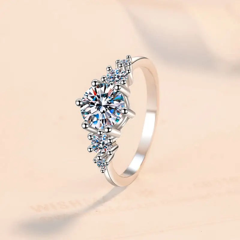 Anillo de Plata Esterlina 925 Bañado en Rodio con Moissanita de 1 Quilate, VVS1, Color D, Certificado GRA