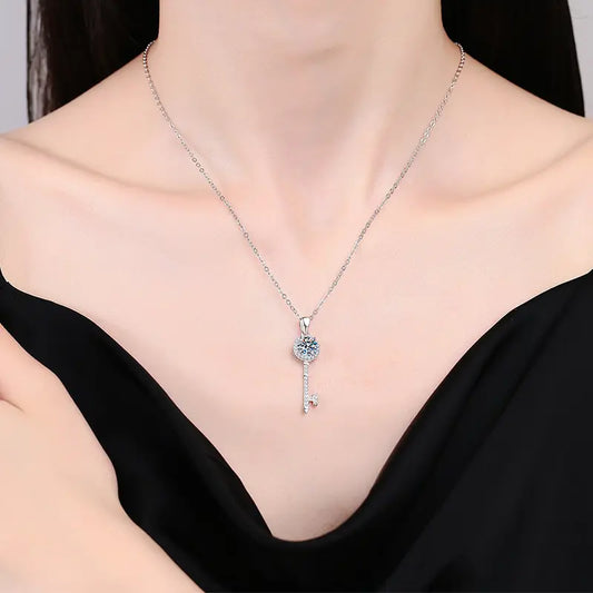 Collar de Plata Esterlina 925, rodio, diamante de moissanita, 1 Quilate, Colgante de Llave, 45 cm, de largo GRA
