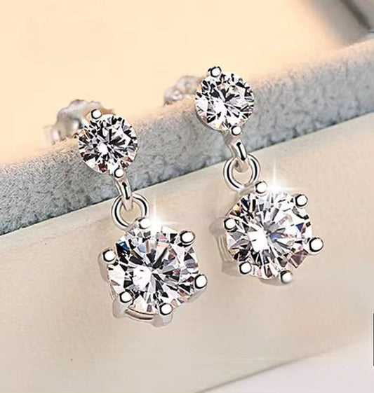 Aros de Plata Esterlina 925 y Zircón,  corte redondo, doble, con tope.