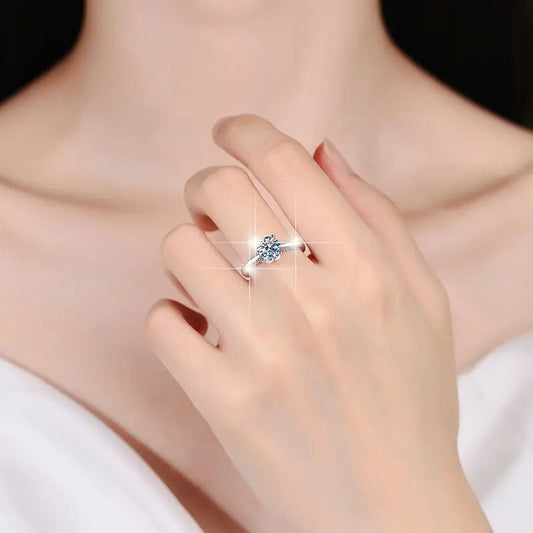 Anillo de Plata Esterlina 925 Bañado en Rodio con Moissanita de 1 Quilate, VVS1, Color D, Certificado GRA